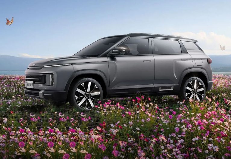 جیلی آیکان باترفلای 2024؛ شاسی‌بلند چینی با قیمت 13 هزار دلار